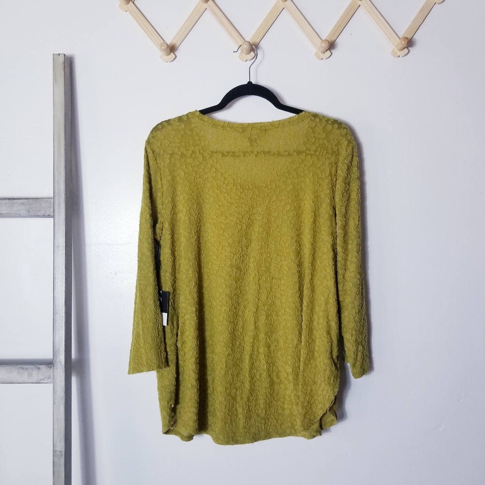 NWT SIMPLY VERA VERA WANG GREEN MUSTARD COLOR LIGHTWEIGHT BLOUSE SIZE LARGE - Picture 2 of 12